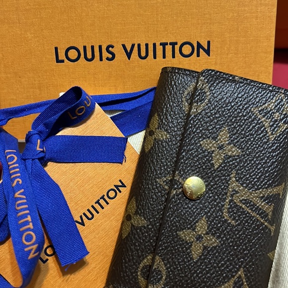 $4️⃣5️⃣0️⃣Authentic Louis Vuitton 6 keys holder - Picture 3 of 6